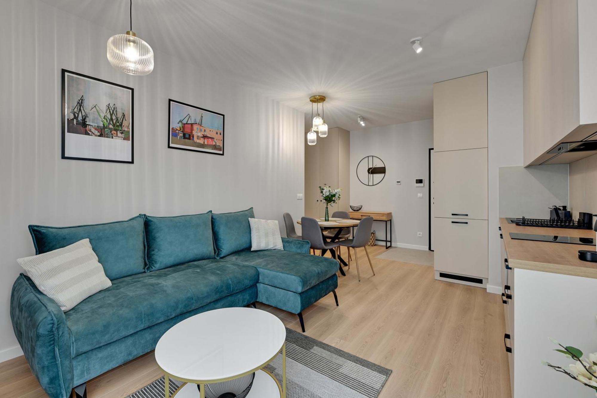 Doki Living By Blue Mandarin Parking & Foodhall * Gdansk