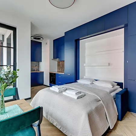 Doki Living By Blue Mandarin Parking & Foodhall Gdansk Room photo