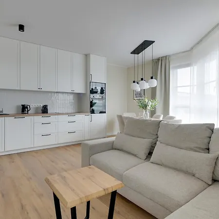 Doki Living By Blue Mandarin Parking & Foodhall Gdansk Room photo