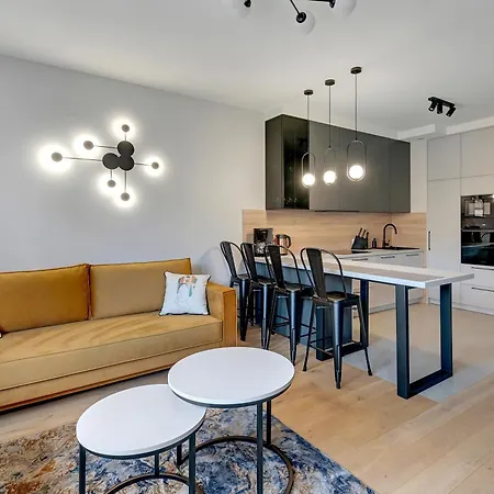 Doki Living By Blue Mandarin Parking & Foodhall Gdansk Room photo