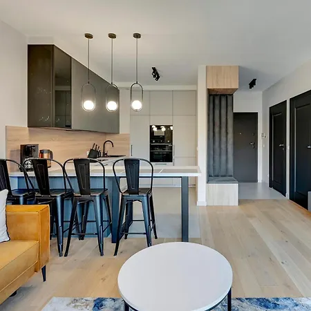 Doki Living By Blue Mandarin Parking & Foodhall Gdansk Room photo
