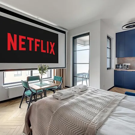 Doki Living By Blue Mandarin Parking & Foodhall Gdansk Room photo