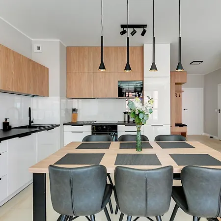 Doki Living By Blue Mandarin Parking & Foodhall Gdansk Room photo