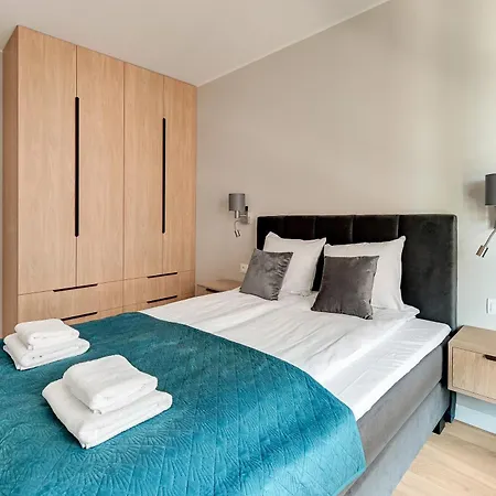 Doki Living By Blue Mandarin Parking & Foodhall Gdansk Room photo