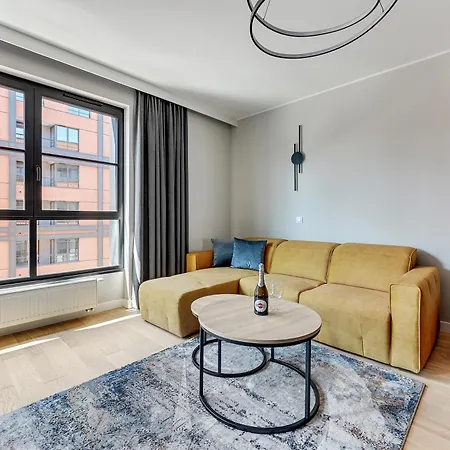Doki Living By Blue Mandarin Parking & Foodhall Gdansk Room photo