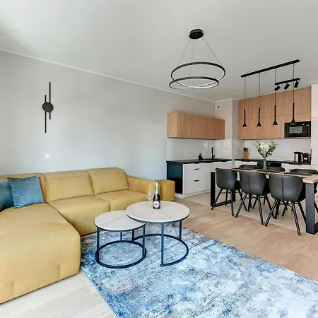 Doki Living By Blue Mandarin Parking & Foodhall Gdansk Room photo