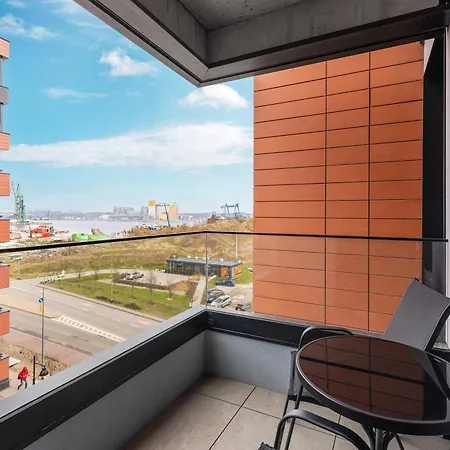 Doki Living By Blue Mandarin Parking & Foodhall Gdansk Room photo