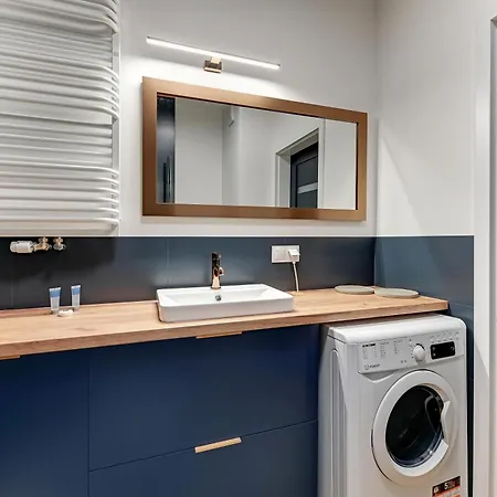 Doki Living By Blue Mandarin Parking & Foodhall Gdansk Room photo