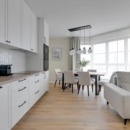 Doki Living By Blue Mandarin Parking & Foodhall Gdansk Room photo