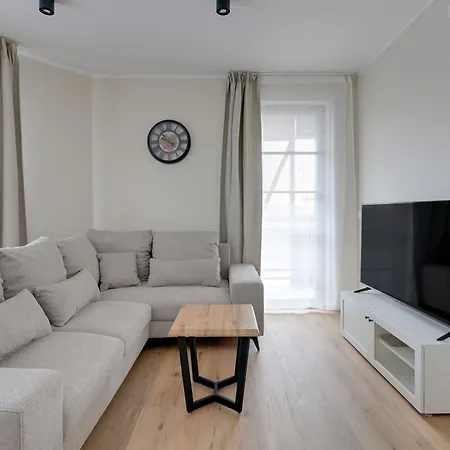 Doki Living By Blue Mandarin Parking & Foodhall Gdansk Room photo