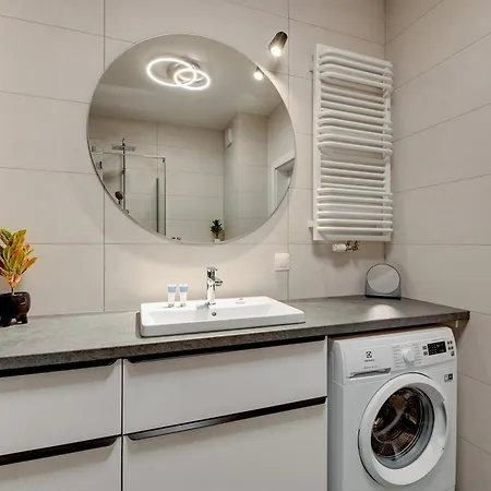 Doki Living By Blue Mandarin Parking & Foodhall Gdansk Room photo