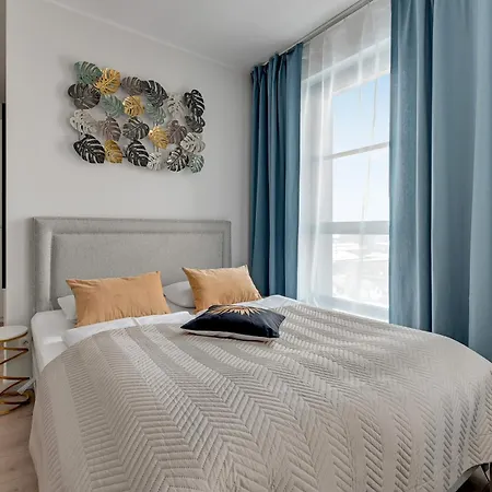 Doki Living By Blue Mandarin Parking & Foodhall Gdansk Room photo