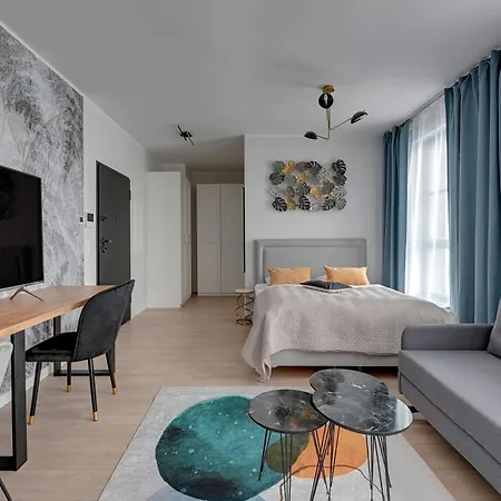 Doki Living By Blue Mandarin Parking & Foodhall Gdansk Room photo