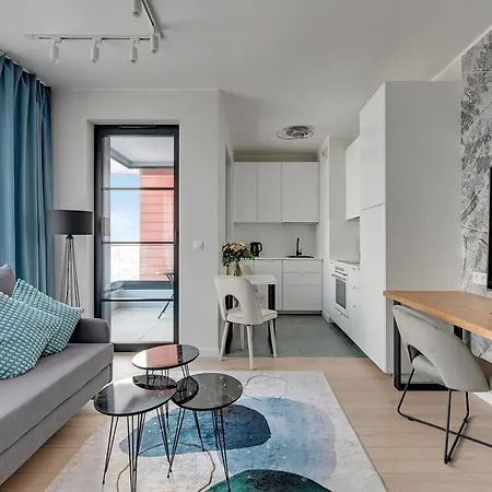 Doki Living By Blue Mandarin Parking & Foodhall Gdansk Room photo