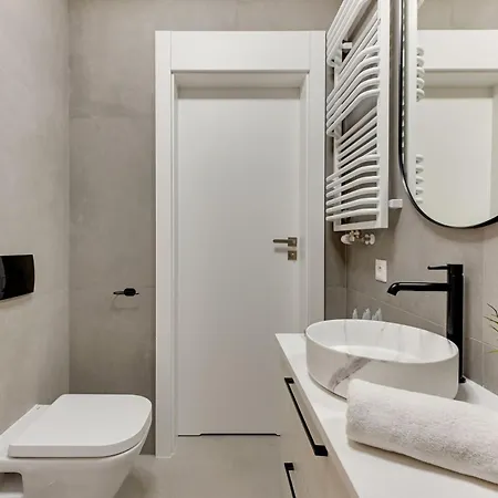 Doki Living By Blue Mandarin Parking & Foodhall Gdansk Room photo