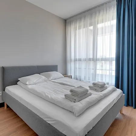 Doki Living By Blue Mandarin Parking & Foodhall Gdansk Room photo