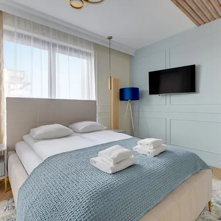 Doki Living By Blue Mandarin Parking & Foodhall Gdansk Room photo