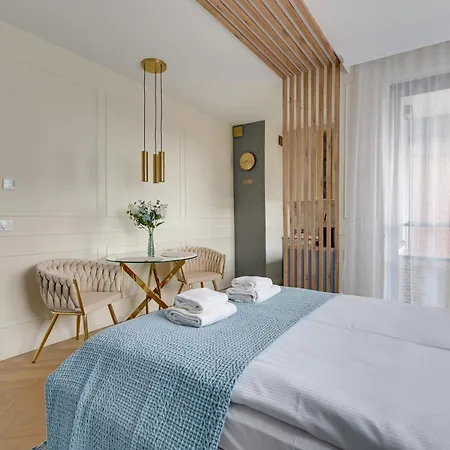 Doki Living By Blue Mandarin Parking & Foodhall Gdansk Room photo
