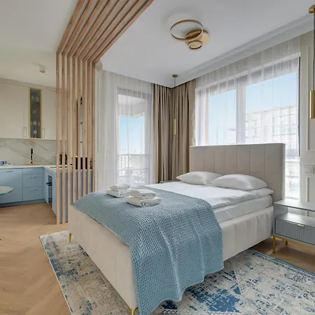 Doki Living By Blue Mandarin Parking & Foodhall Gdansk Room photo