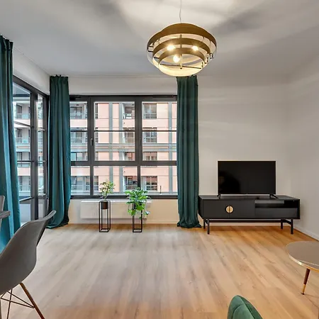 Doki Living By Blue Mandarin Parking & Foodhall Gdansk Room photo