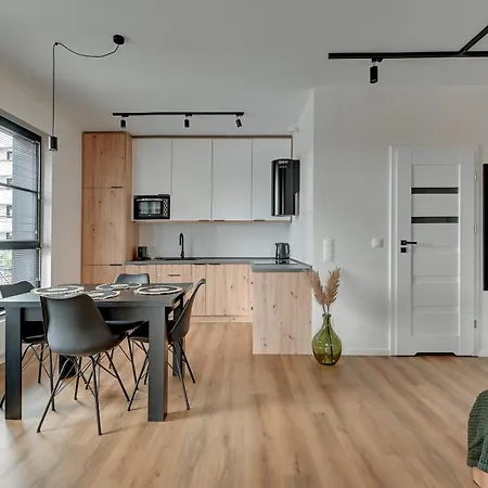 Doki Living By Blue Mandarin Parking & Foodhall Gdansk Room photo