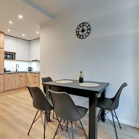 Doki Living By Blue Mandarin Parking & Foodhall Gdansk Room photo