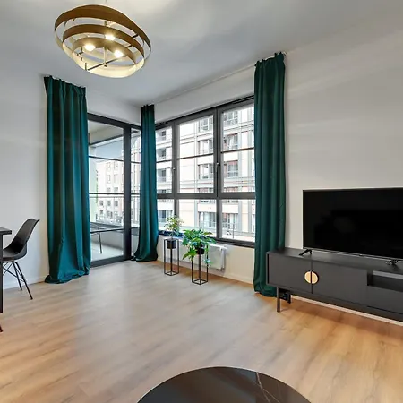 Doki Living By Blue Mandarin Parking & Foodhall Gdansk Room photo