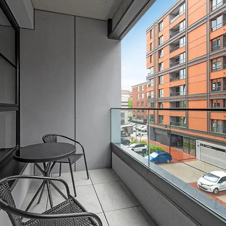 Doki Living By Blue Mandarin Parking & Foodhall Gdansk Room photo