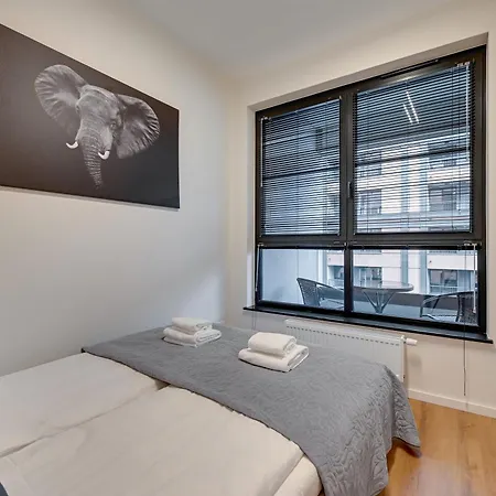Doki Living By Blue Mandarin Parking & Foodhall Gdansk Room photo