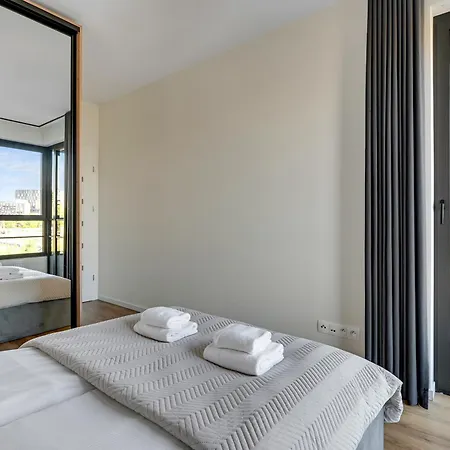 Doki Living By Blue Mandarin Parking & Foodhall Gdansk Room photo