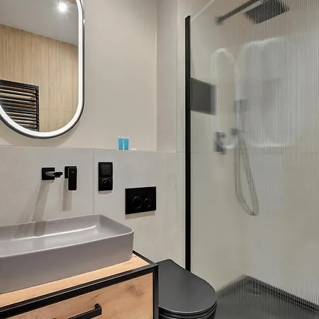 Doki Living By Blue Mandarin Parking & Foodhall Gdansk Room photo