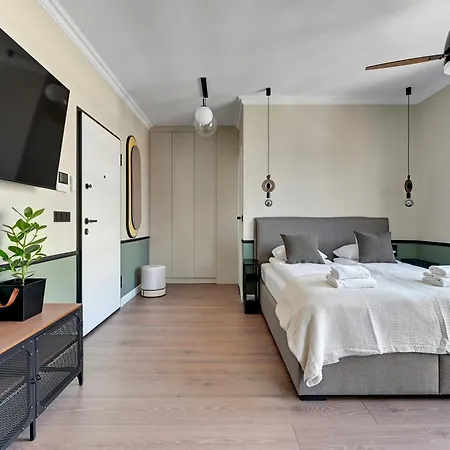 Doki Living By Blue Mandarin Parking & Foodhall Gdansk Room photo