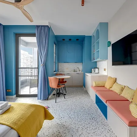 Doki Living By Blue Mandarin Parking & Foodhall Gdansk Room photo