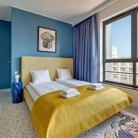 Doki Living By Blue Mandarin Parking & Foodhall Gdansk Room photo