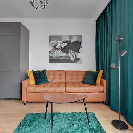 Doki Living By Blue Mandarin Parking & Foodhall Gdansk Room photo