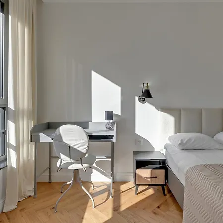 Doki Living By Blue Mandarin Parking & Foodhall Gdansk Room photo