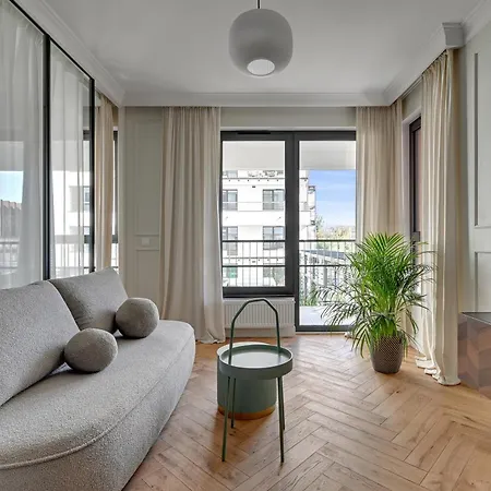 Doki Living By Blue Mandarin Parking & Foodhall Gdansk Room photo