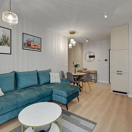 Doki Living By Blue Mandarin Parking & Foodhall Gdansk Room photo