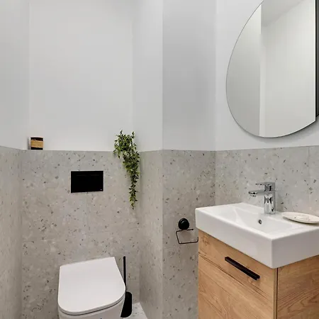 Doki Living By Blue Mandarin Parking & Foodhall Gdansk Room photo