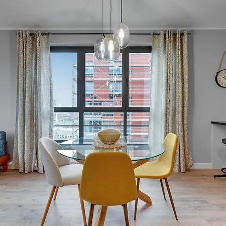 Doki Living By Blue Mandarin Parking & Foodhall Gdansk Room photo