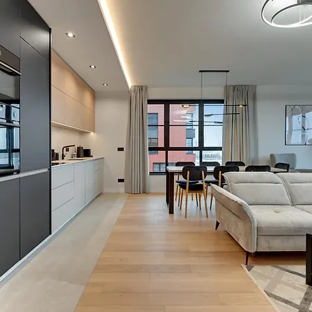 Doki Living By Blue Mandarin Parking & Foodhall Gdansk Room photo