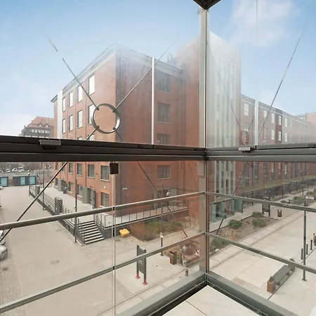Doki Living By Blue Mandarin Parking & Foodhall Gdansk Room photo