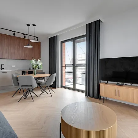 Doki Living By Blue Mandarin Parking & Foodhall Gdansk Room photo