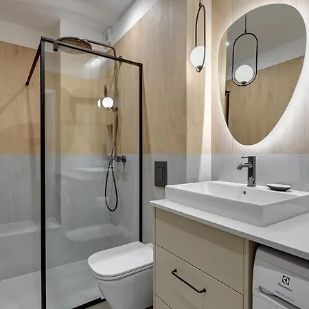 Doki Living By Blue Mandarin Parking & Foodhall Gdansk Room photo