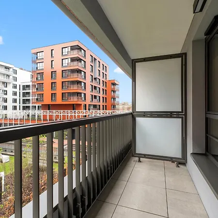 Doki Living By Blue Mandarin Parking & Foodhall Gdansk Room photo